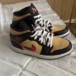 Nike Black and Tan Plaid Sneakers